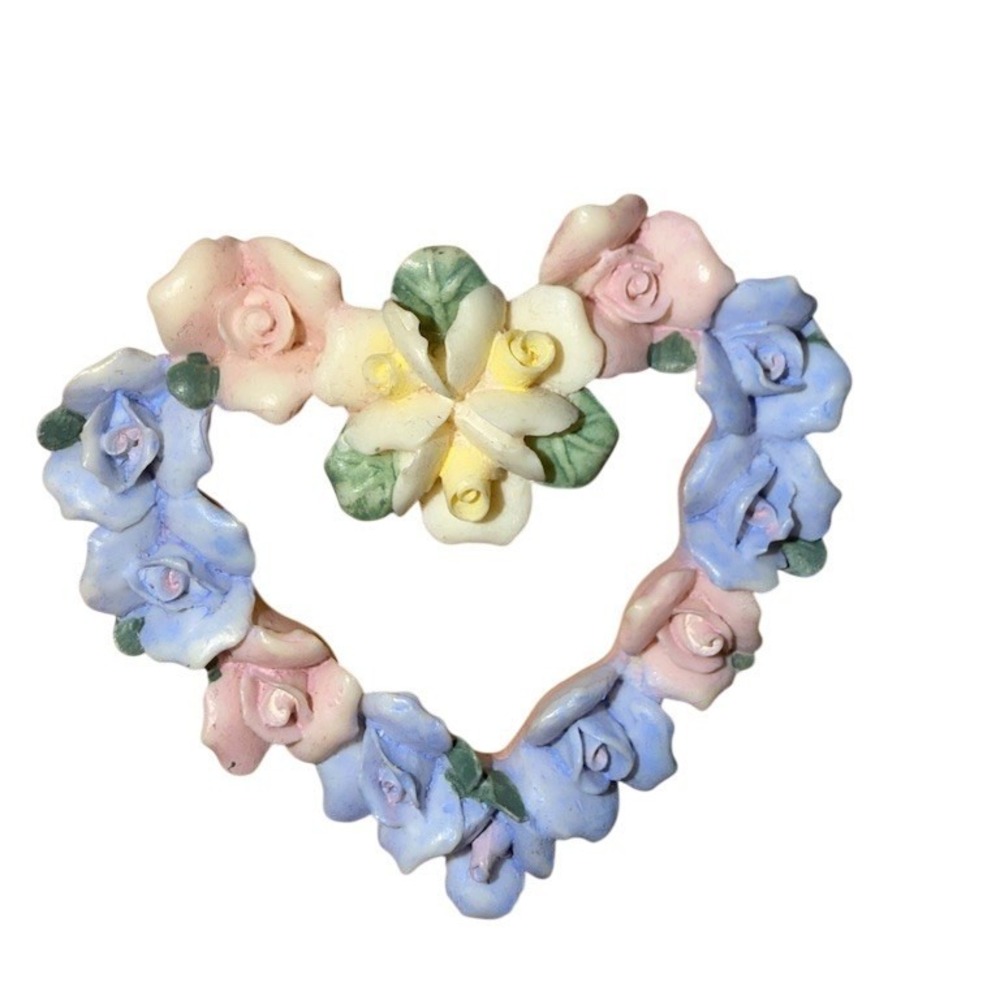 Vintage Avon Hearts & Roses Open Heart Brooch Pin Pastel Floral 3D Gold